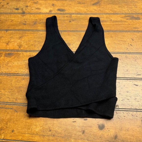 Abercrombie & Fitch Tops - Abercrombie Fitch Black Knit Wrap V Neck Crop Tank‎ Top Womens XS